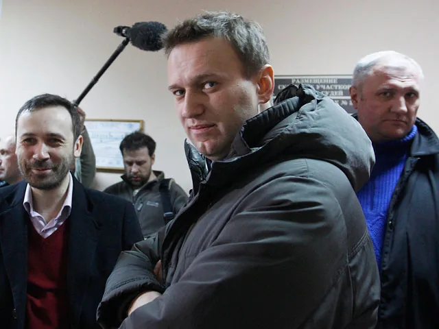 Навального пощадила "любимая" судья, а Удальцов снова сел за решетку и объявил голодовку