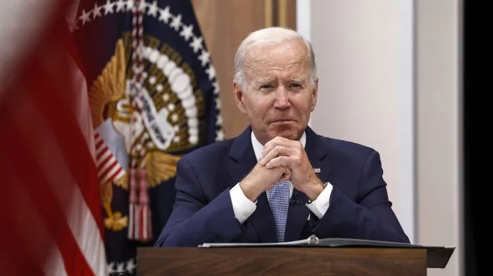 Опублікувала графіку, на якій Трампа порівнюють із Гітлером, кампанія Байдена