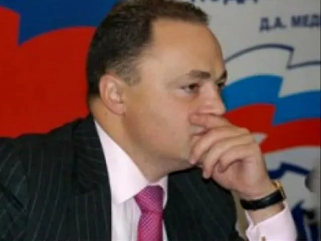 "Утечка креатива" из штаба Путина: как выиграть выборы за счет "купончиков". ЗАПИСИ