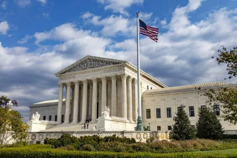 Колишні топвійськові США закликали позбавити Трампа імунітету – загрожує нацбезпеці Колишні топвійськові США закликали позбавити Трампа імунітету - загрожує нацбезпеці