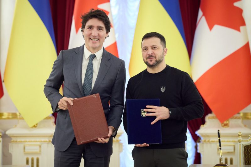 Безпекові угоди з Італією і Канадою підписала Україна