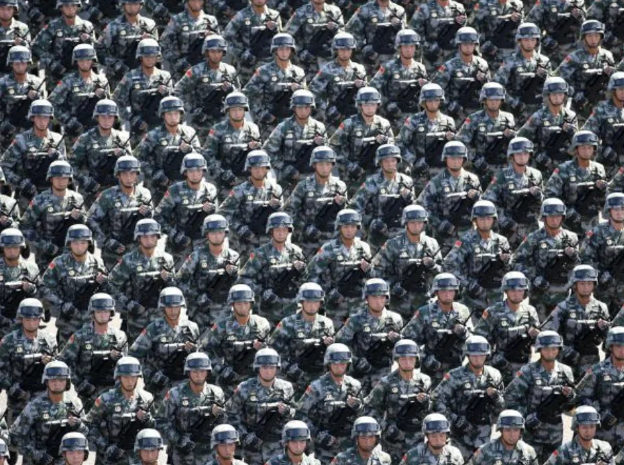 За жарт про армію комедійну компанію у Китаї оштрафували на $2 млн