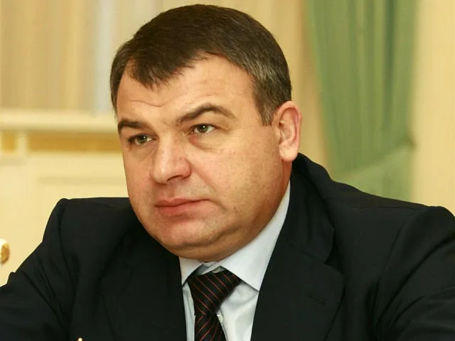 Сердюков сорвал свой допрос в СКР, быстро разобравшись со следователями