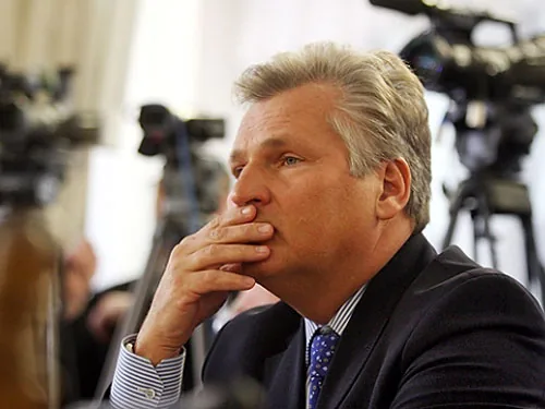 Олланд и Квасневский: беспорядки в Украине могут навредить ЕС