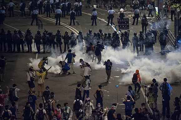 Китай блокирует социальные сети из-за протестов в Гонконге. ВИДЕО