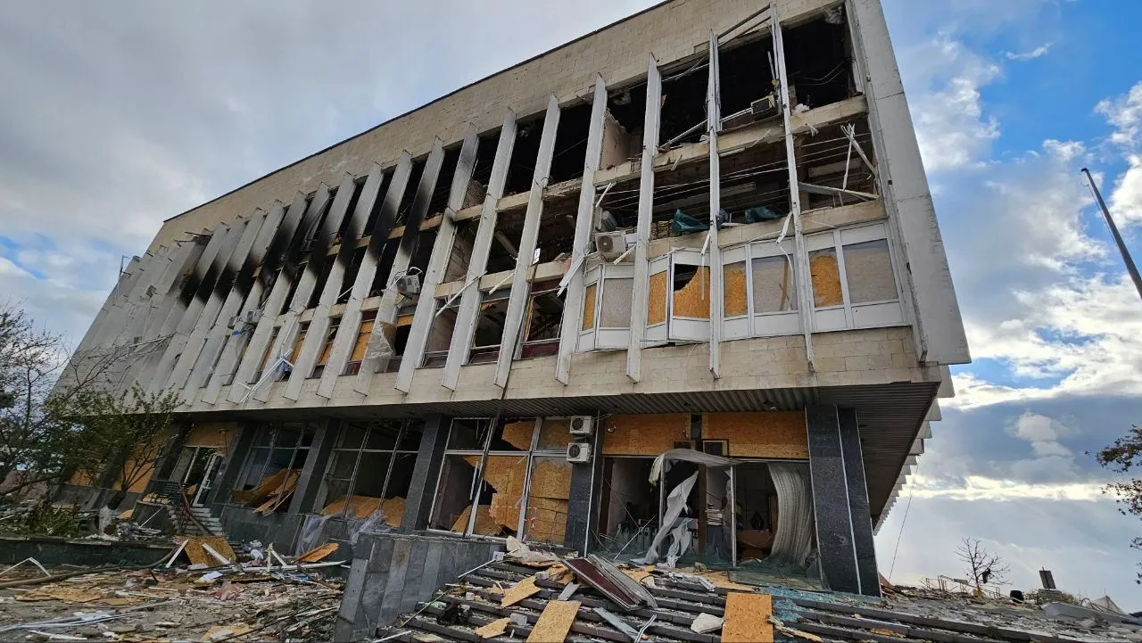 Окупанти обстріляли Херсон: знищили бібліотеку