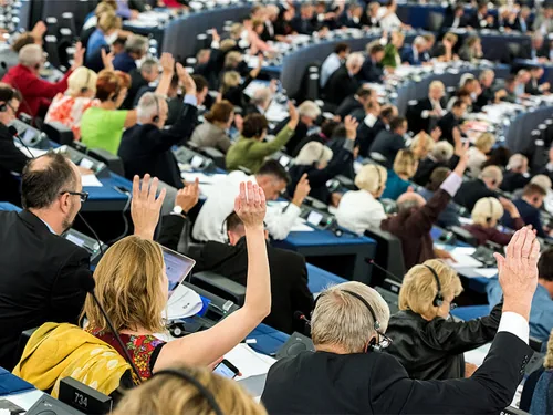 Европарламент принял резолюцию по правам мигрантов. ВИДЕО Европарламент принял резолюцию по правам мигрантов. ВИДЕО