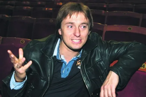 Сергей Безруков требует 2 млн рублей от журнала “Папарацци” Сергей Безруков требует 2 млн рублей от журнала "Папарацци"