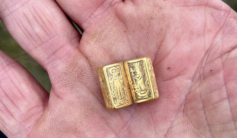 Золотая Библия, имеющая отношение к королю Ричарду III, найдена в Британии Золотая Библия, имеющая отношение к королю Ричарду III, найдена в Британии