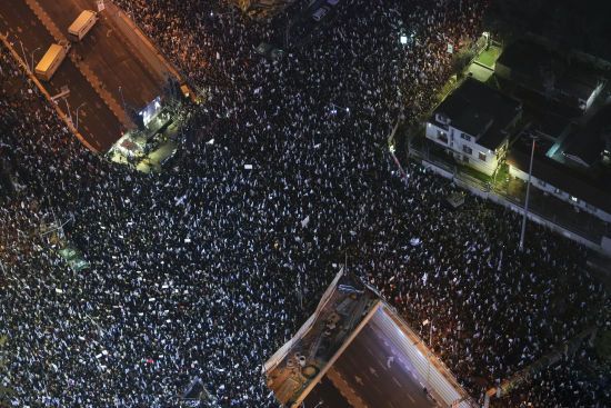 На вулиці вийшли півмільйона людей - протести в Ізраїлі проти судової реформи. ВІДЕО
