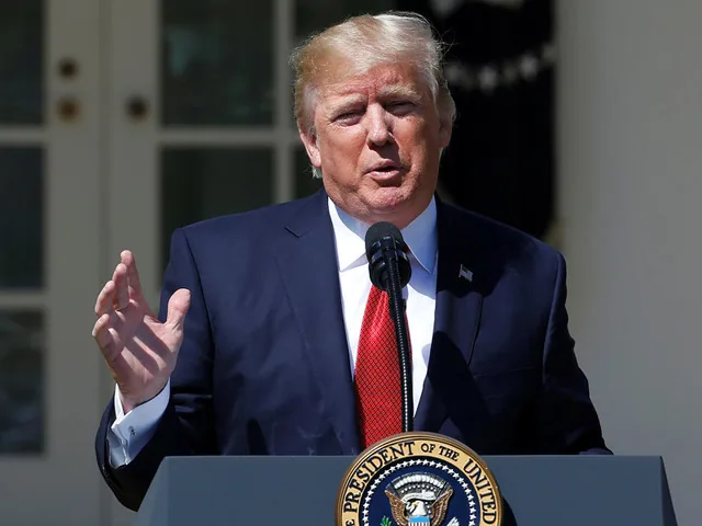Трамп подписал протокол о вступлении Черногории в НАТО Трамп подписал протокол о вступлении Черногории в НАТО