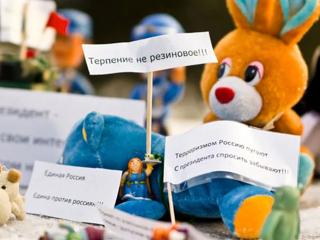Игрушкам из яйца и человечкам лего отказали в митинге: неправильно подали заявку