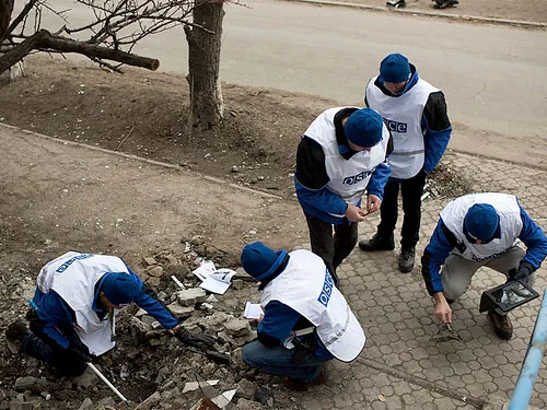 В Краматорске ОБСЕ увидела кассетные боезаряды В Краматорске ОБСЕ увидела кассетные боезаряды