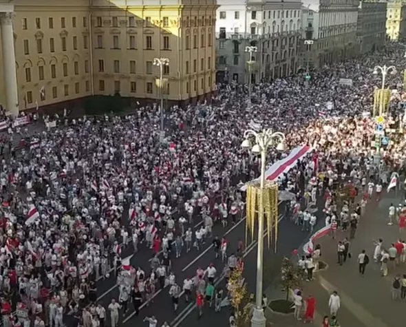 Обоюдоострая зависимость в отношениях Лукашенко с Москвой
