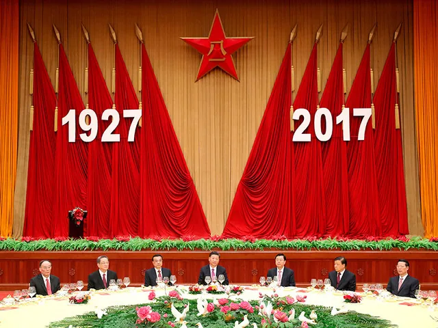 90-летие со дня основания своих Вооруженных сил празднует Китай, заявляя о готовности отстаивать интересы нации