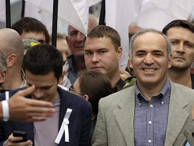 Каспаров напомнил Латвии о своих заслугах и попросил гражданства