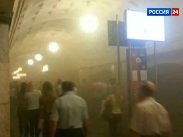 Пожар в московском метро: 1500 эвакуированных, десятки пострадавших, закрыты станции Пожар в московском метро: 1500 эвакуированных, десятки пострадавших, закрыты станции