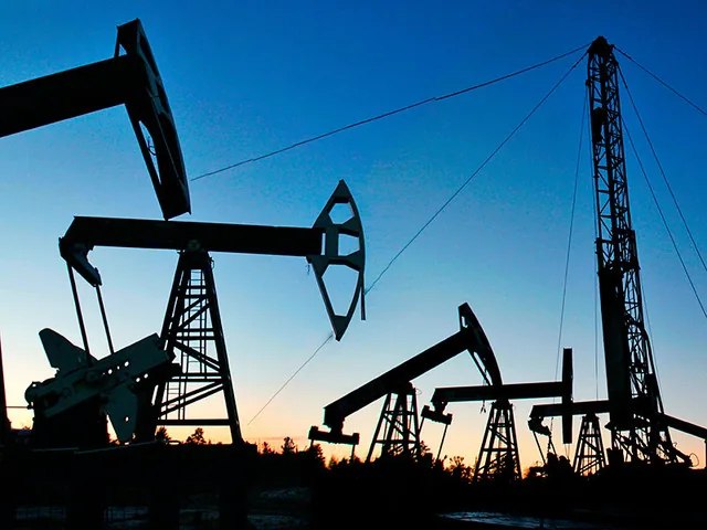 На новостях о добыче в США и замедлении китайской экономики цены на нефть ускорили снижение