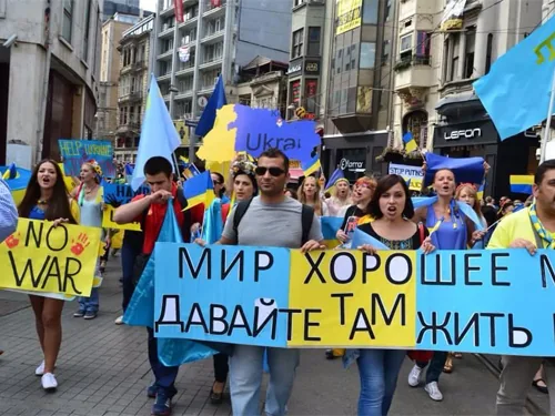 Италия, Турция и Португалия поддержали Украину маршами мира. ВИДЕО