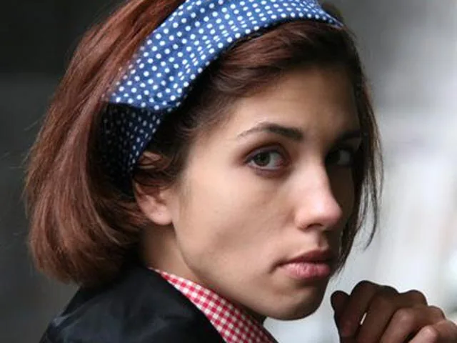 Участница Pussy Riot рассказала о жизни в СИЗО: учит зэчек боксировать и рада, что "стала богаче"