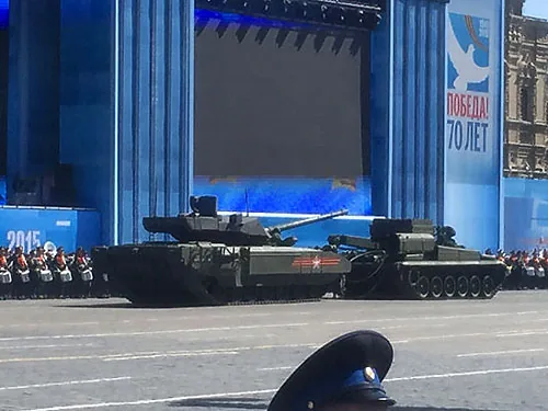 Во время репетиции парада Победы сломался российский танк нового поколения. ВИДЕО Во время репетиции парада Победы сломался российский танк нового поколения. ВИДЕО