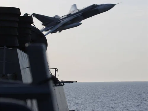 В Балтийском море российские истребители пытались спровоцировать эсминец США. ВИДЕО