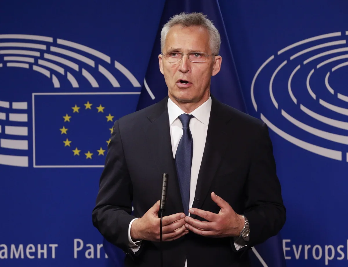 Генсек НАТО про F-16: Україна має право на самооборону, включно з ударами за межами країни