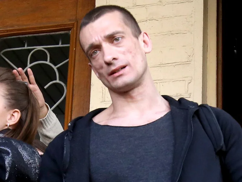 После видео художника Павленского кандидат в мэры Парижа снялся с выборов После видео художника Павленского кандидат в мэры Парижа снялся с выборов