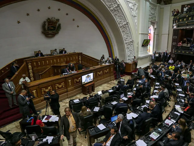 Парламент Венесуэлы объявил гуманитарный кризис из-за голода 70% граждан