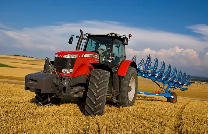 CUM SĂ FACEȚI ALEGEREA CORECTĂ DE ANVELOPE AGRICOLE SAU DE TRACTOR?