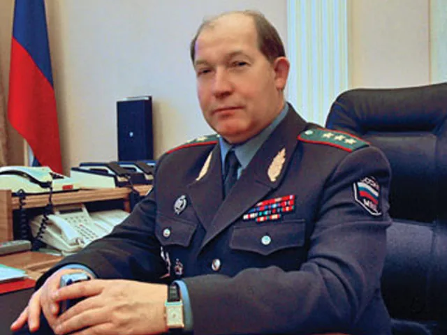 Машина замглавы МВД с мигалкой покорежила "Жигули" на встречной полосе и скрылась - очевидец