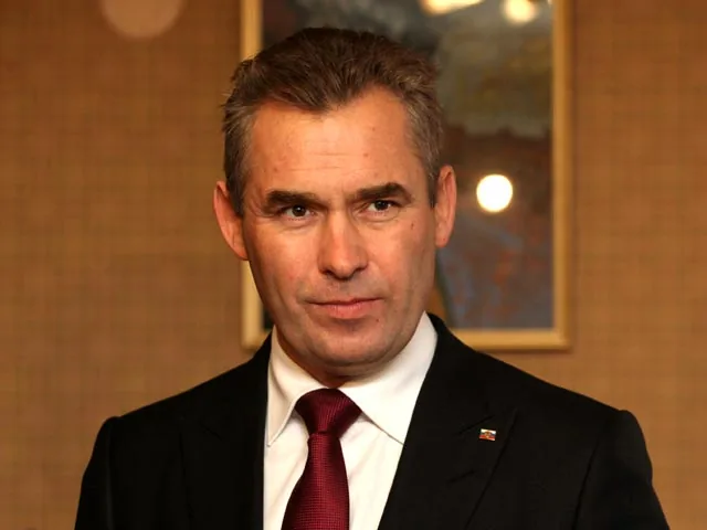 Сын Астахова получил пакет акций в РБР, собирающем пожертвования для Донбасса - пресса
