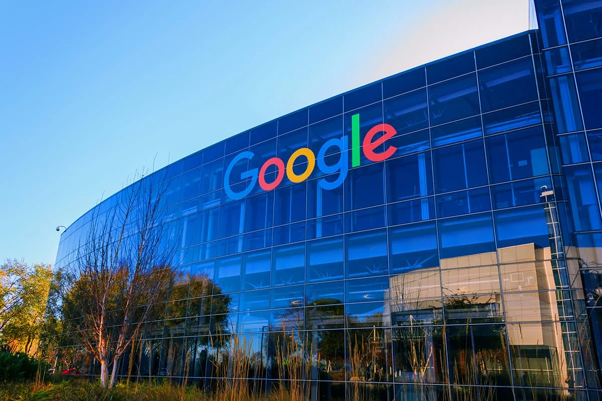 Взимать налоги с YouTube-блогеров, проживающих за пределами США, начнет Google Взимать налоги с YouTube-блогеров, проживающих за пределами США, начнет Google