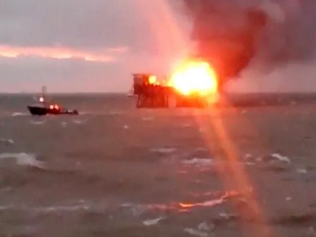 30 человек в Азербайджане признаны пропавшими после пожара на нефтяной платформе 30 человек в Азербайджане признаны пропавшими после пожара на нефтяной платформе