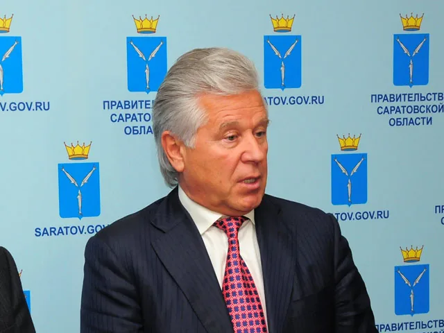Медведев уволил губернатора, объявившего, что ЕР готовит "оранжевую революцию"