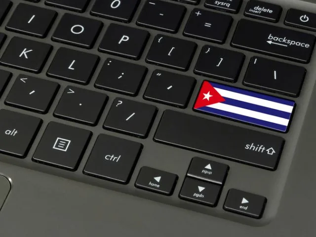 Жители Кубы с 6 декабря получат доступ к мобильному интернету