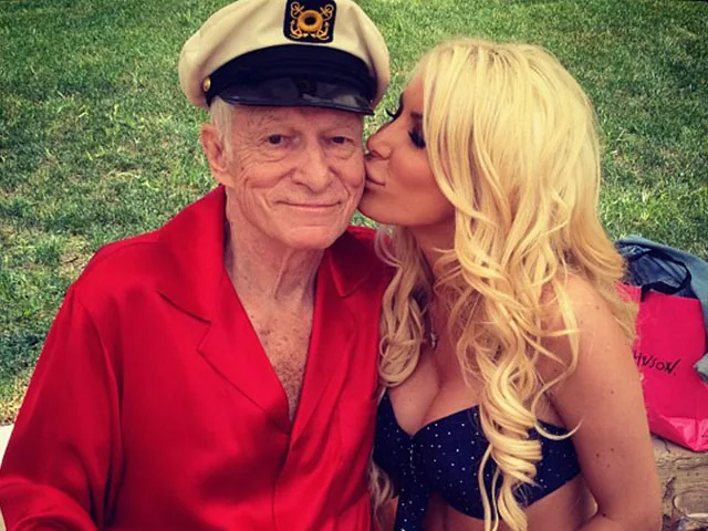 86-летний основатель Playboy женился на сбегавшей от него 26-летней модели