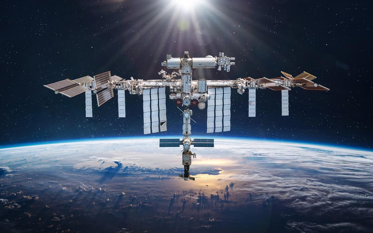 SpaceX планує знищити орбітальний комплекс МКС