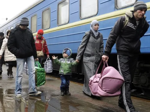 Крымчане спасаются от оккупации: сотни беженцев едут на Западную Украину