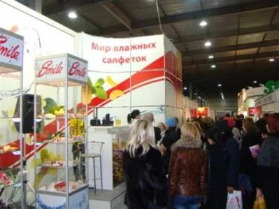 Компания Биосфера презентовала свои возможности, а журналисты пообщались с известной писательницей