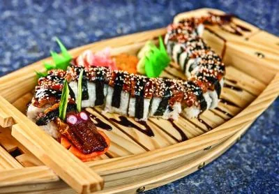 Не дай голоду помешать твоим планам — заходи на makimaki.ru и заказывай вкусные японские суши онлайн