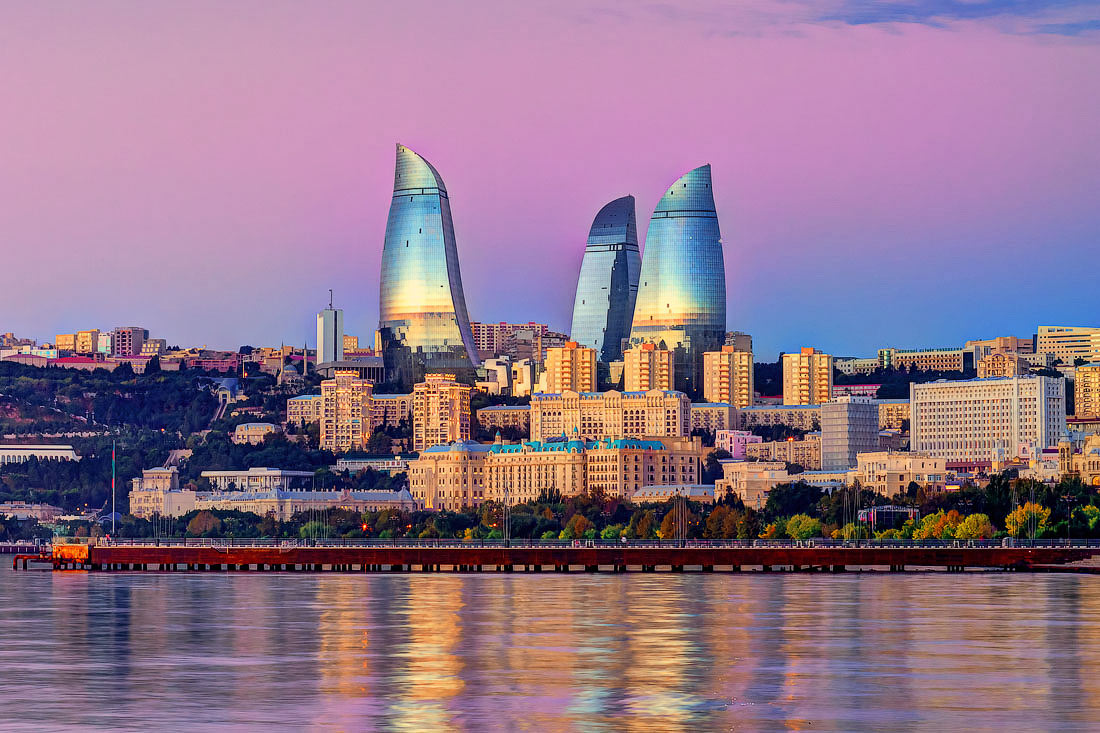 Двох французьких дипломатів висилає Азербайджан