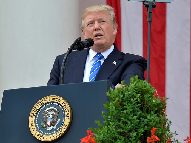 AP: Трамп призывает мировых лидеров звонить ему по мобильному AP: Трамп призывает мировых лидеров звонить ему по мобильному