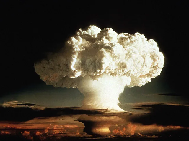 Уникальное видео ядерных испытаний в Неваде показал историк. ВИДЕО
