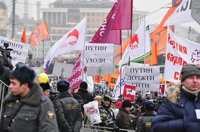 Вертолёты, кони, газовые гранаты – “Гвардия” Путина провела секретные учения по разгону Майдана. ВИДЕО Вертолёты, кони, газовые гранаты - "Гвардия" Путина провела секретные учения по разгону Майдана. ВИДЕО