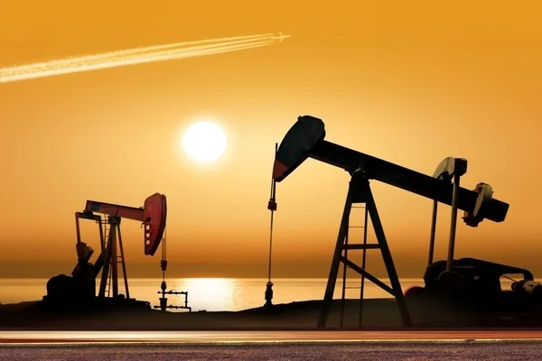 Почему резко дешевеет нефть: причины и последствия в 2015 году
