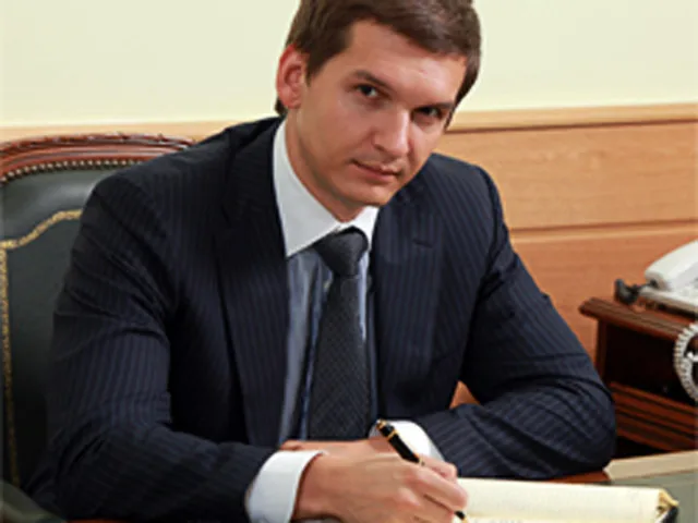 Глава Рособрнадзора покидает пост на фоне скандалов с ЕГЭ и из-за конфликта с министром Глава Рособрнадзора покидает пост на фоне скандалов с ЕГЭ и из-за конфликта с министром