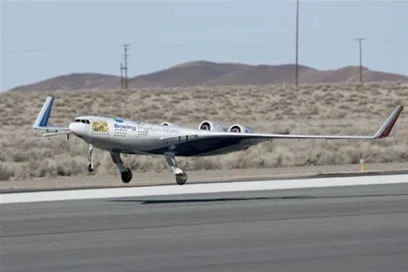 Треугольный "самолет будущего" продемонстрировали NASA и Boeing