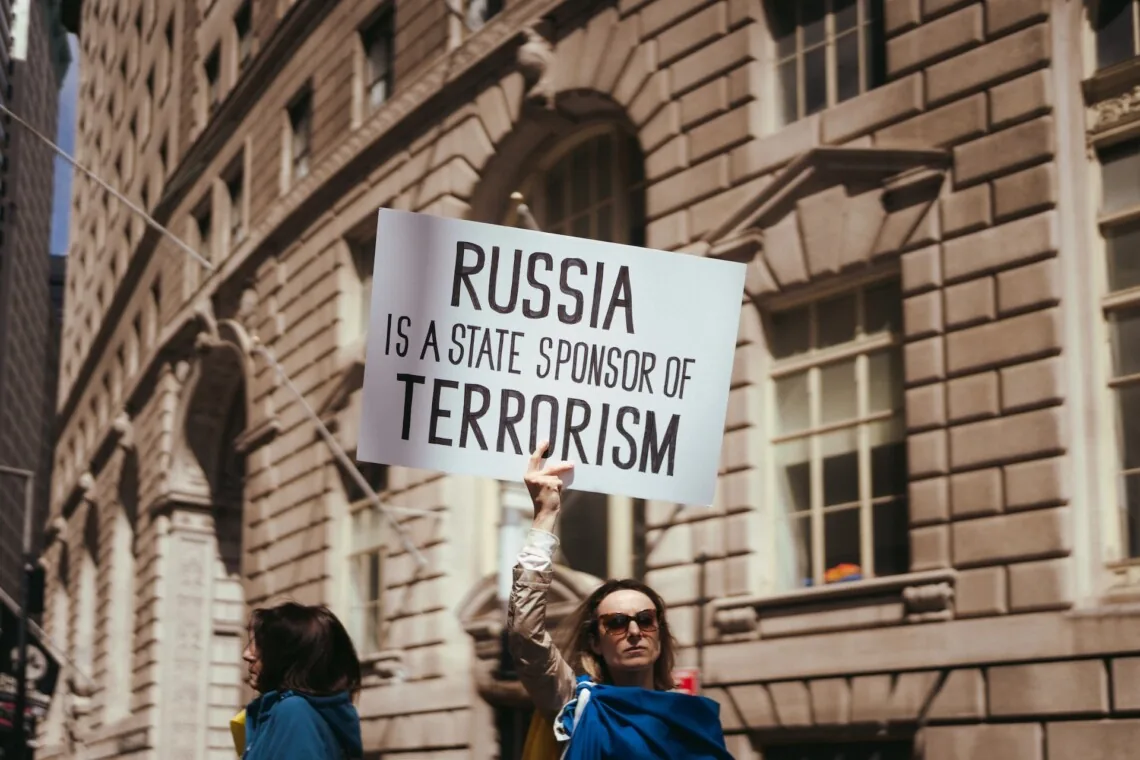 До списку держав-спонсорів торгівлі людьми США внесли росію та білорусь До списку держав-спонсорів торгівлі людьми США внесли росію та білорусь