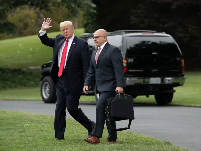 "Он очень произраильский"- Трамп вступился за своего советника по безопасности